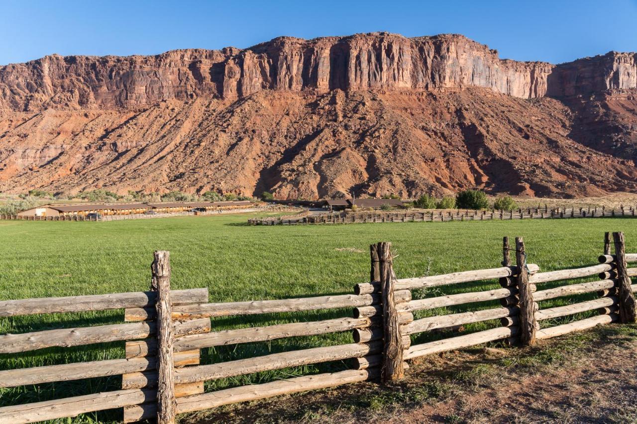 Red Cliffs Lodge Moab Exteriör bild